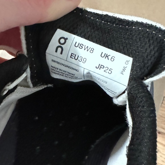 On Cloud CLOUDNOVA Z5 Rush Women’s Sneakers in Size 8 - Picture 11 of 11